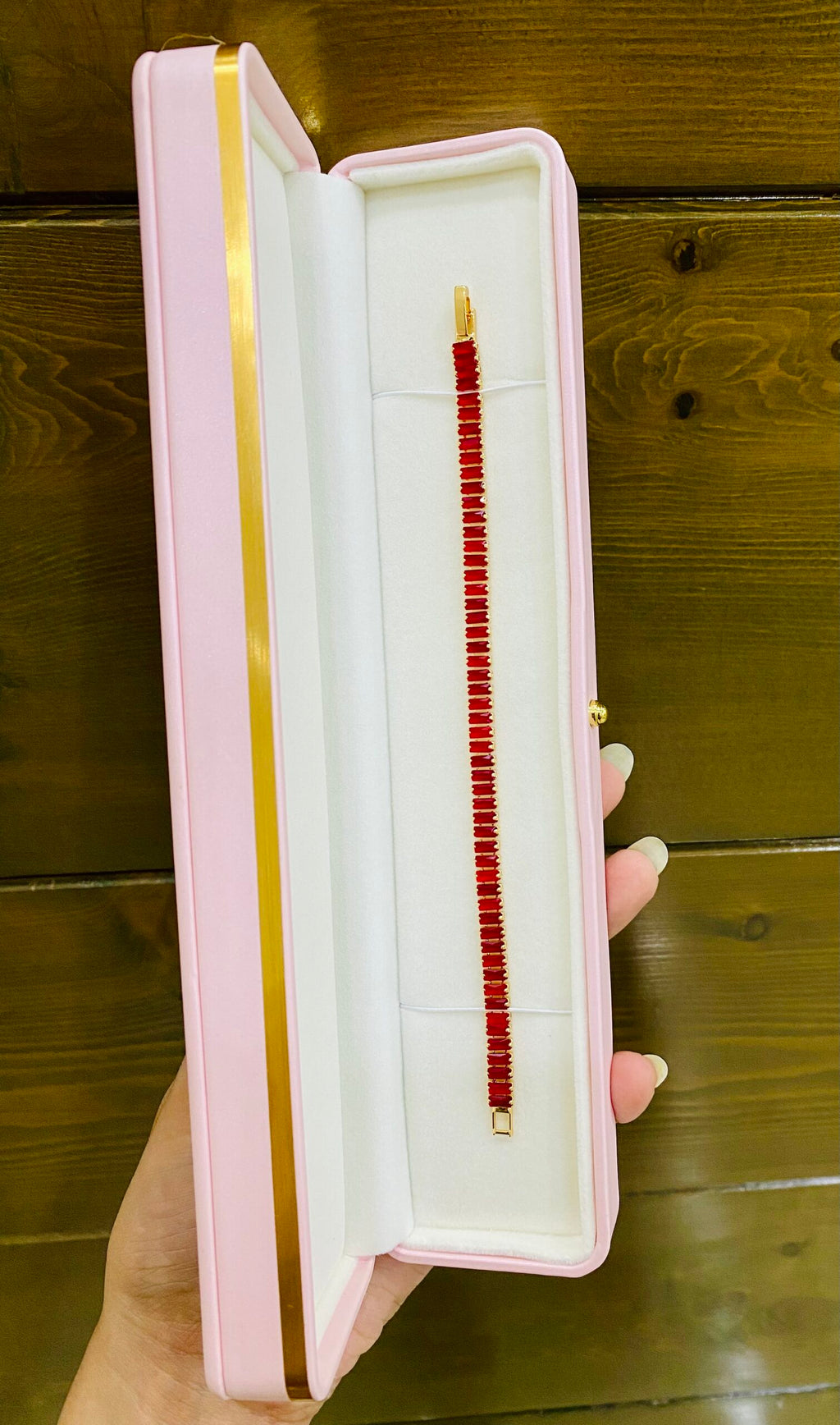 Tennis Bracelet With Important Box