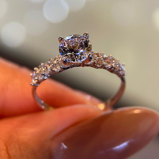 Adjustable Diamond Ring With Led Light Box