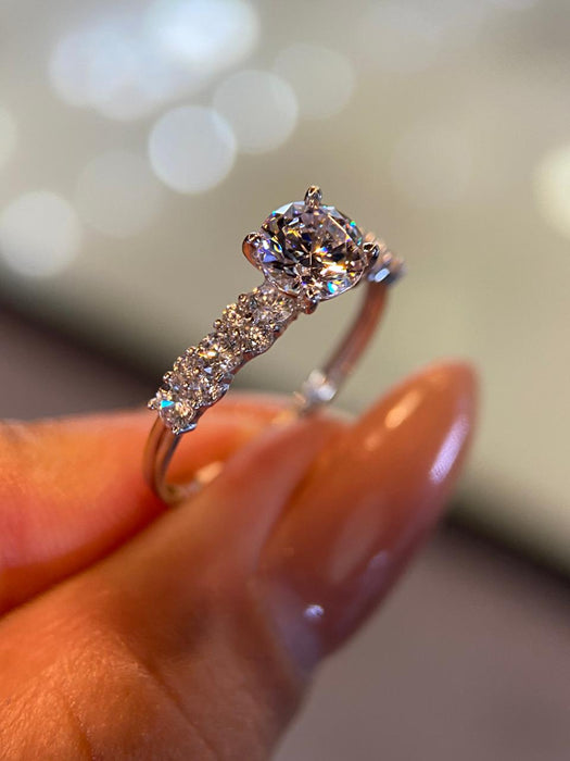 Adjustable Diamond Ring With Led Box